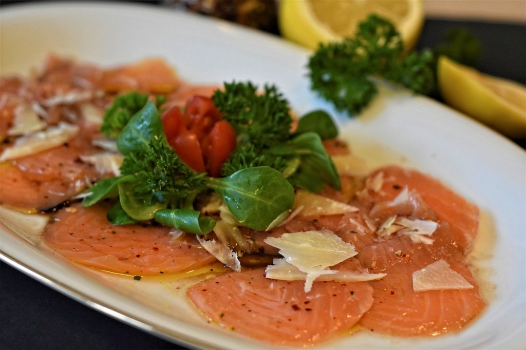 Il carpaccio di pesce, perfetto per la cucina di mare a domicilio | Fresco